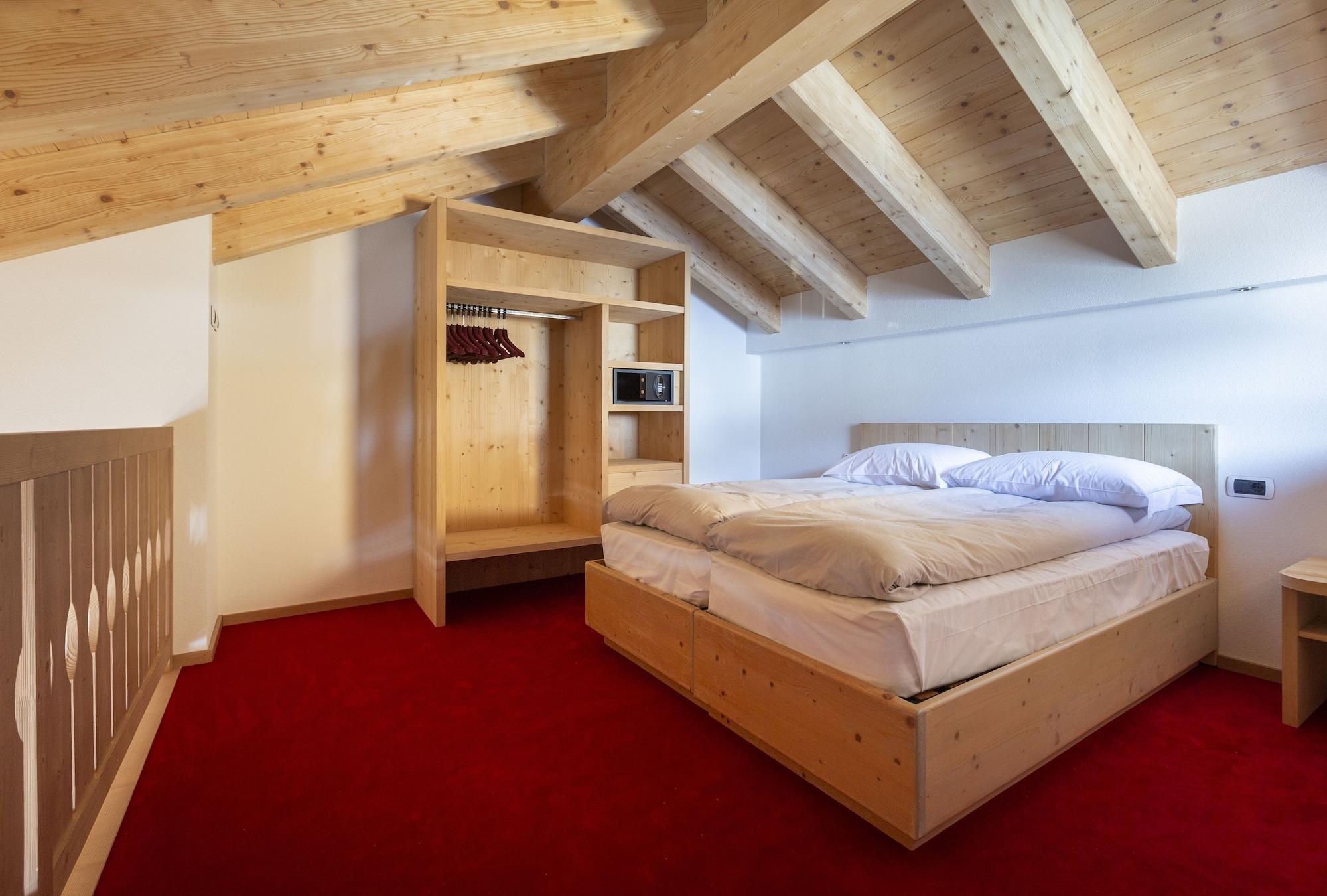 Hotel "La Suisse" Livigno Exteriör bild