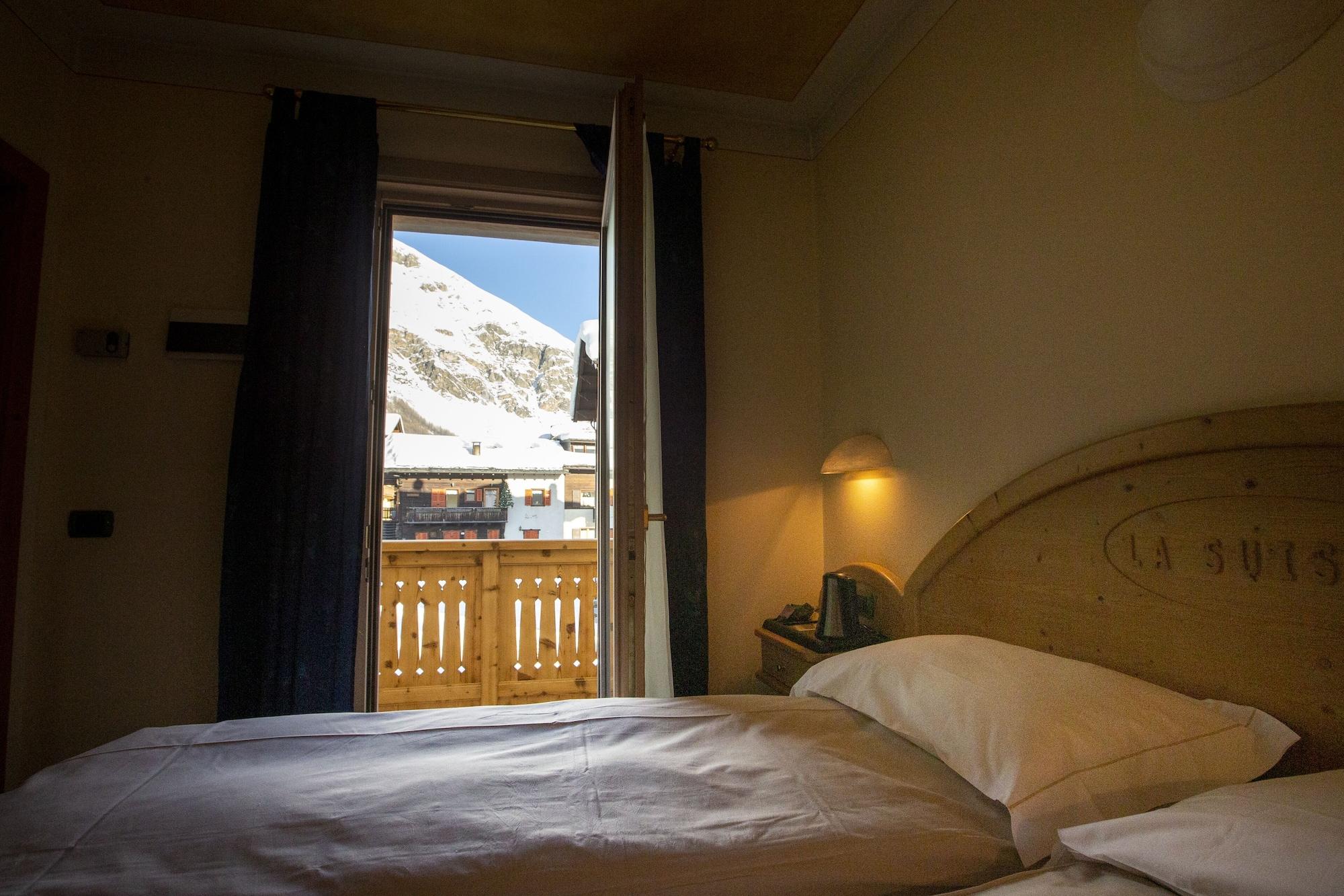 Hotel "La Suisse" Livigno Exteriör bild