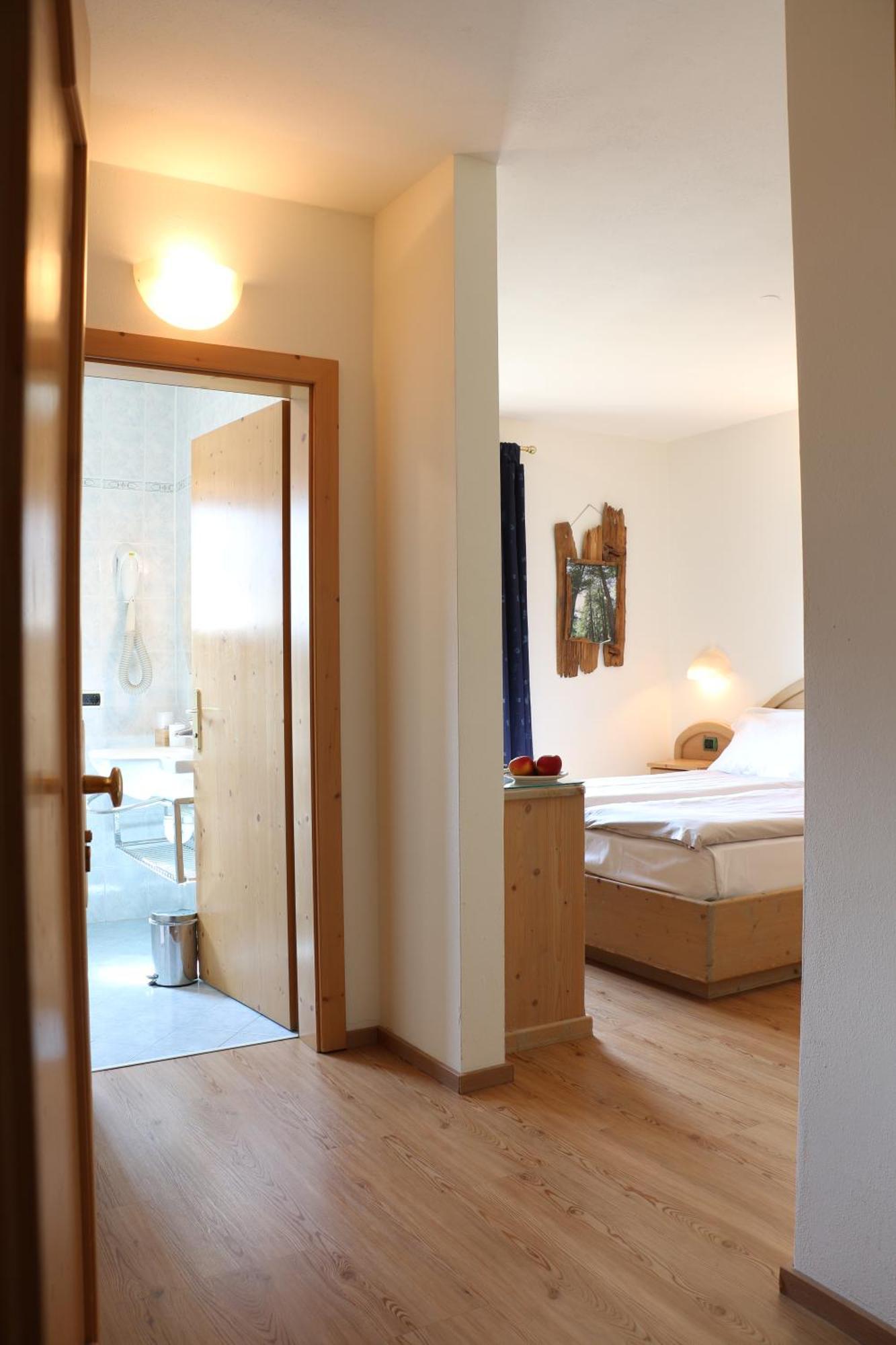 Hotel "La Suisse" Livigno Exteriör bild