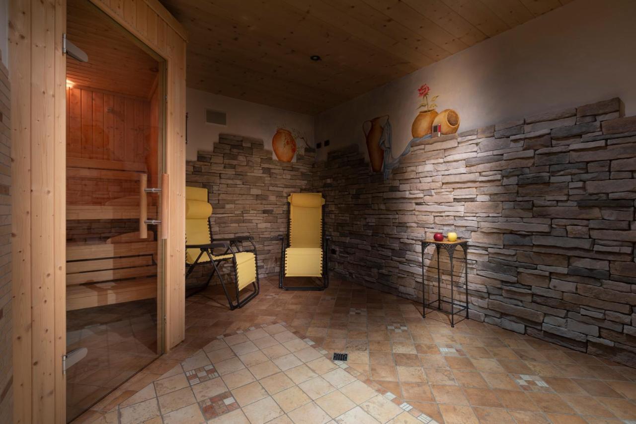 Hotel "La Suisse" Livigno Exteriör bild