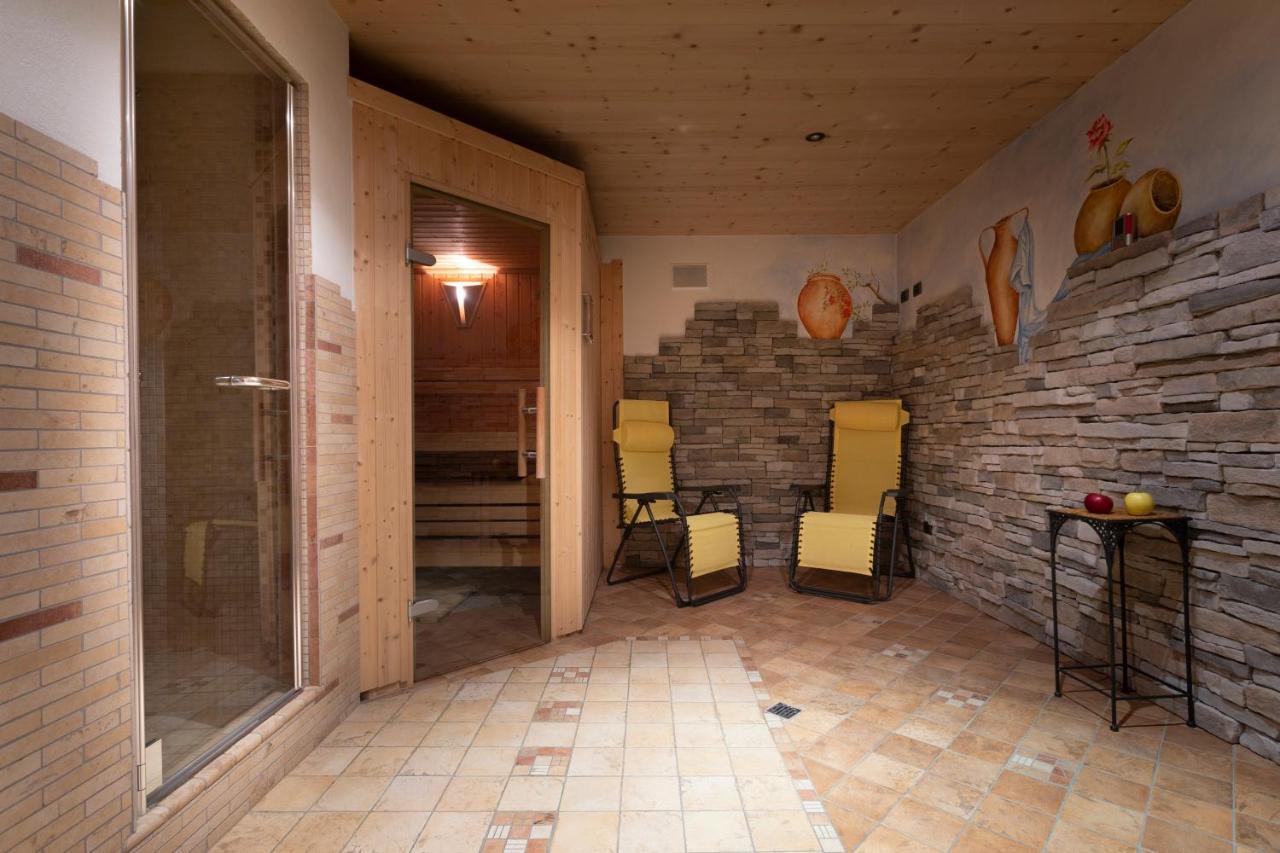 Hotel "La Suisse" Livigno Exteriör bild